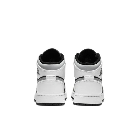 Air Jordan 1 Mid Junior 'Shadow' heel