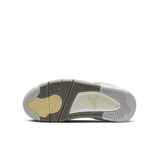 Air Jordan 4 Junior 'Craft Photon Dust' sole