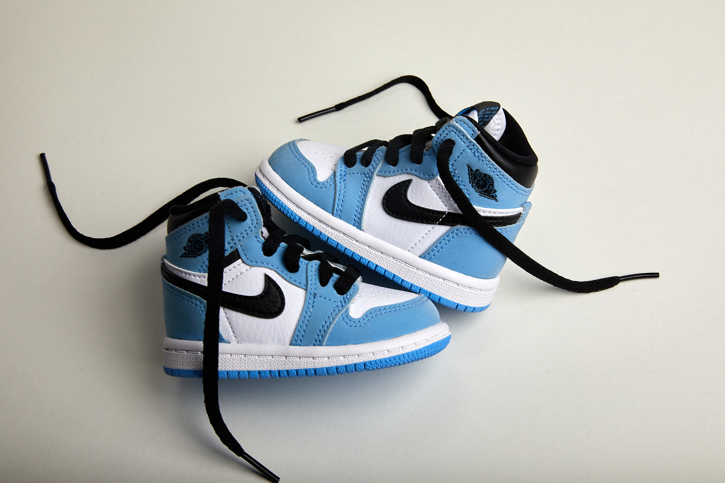 Air Jordan 1 High Kids 'University Blue'