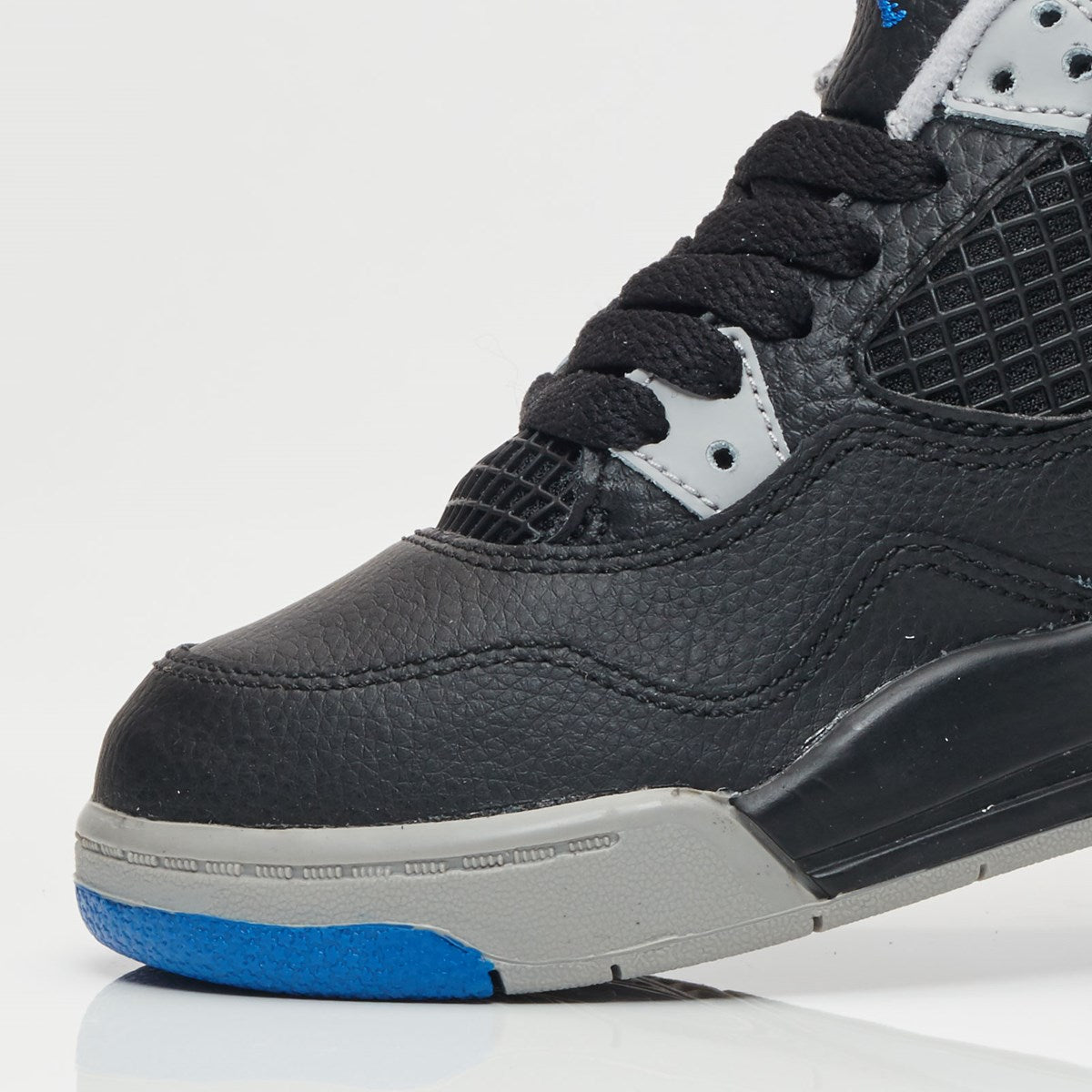Air Jordan 4 Kids 'Motorsports Alternate' toe box