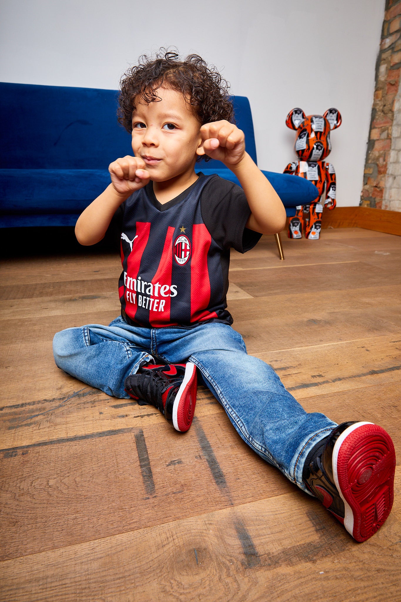 KID WEARING Air Jordan 1 High Kids 'Patent Bred'