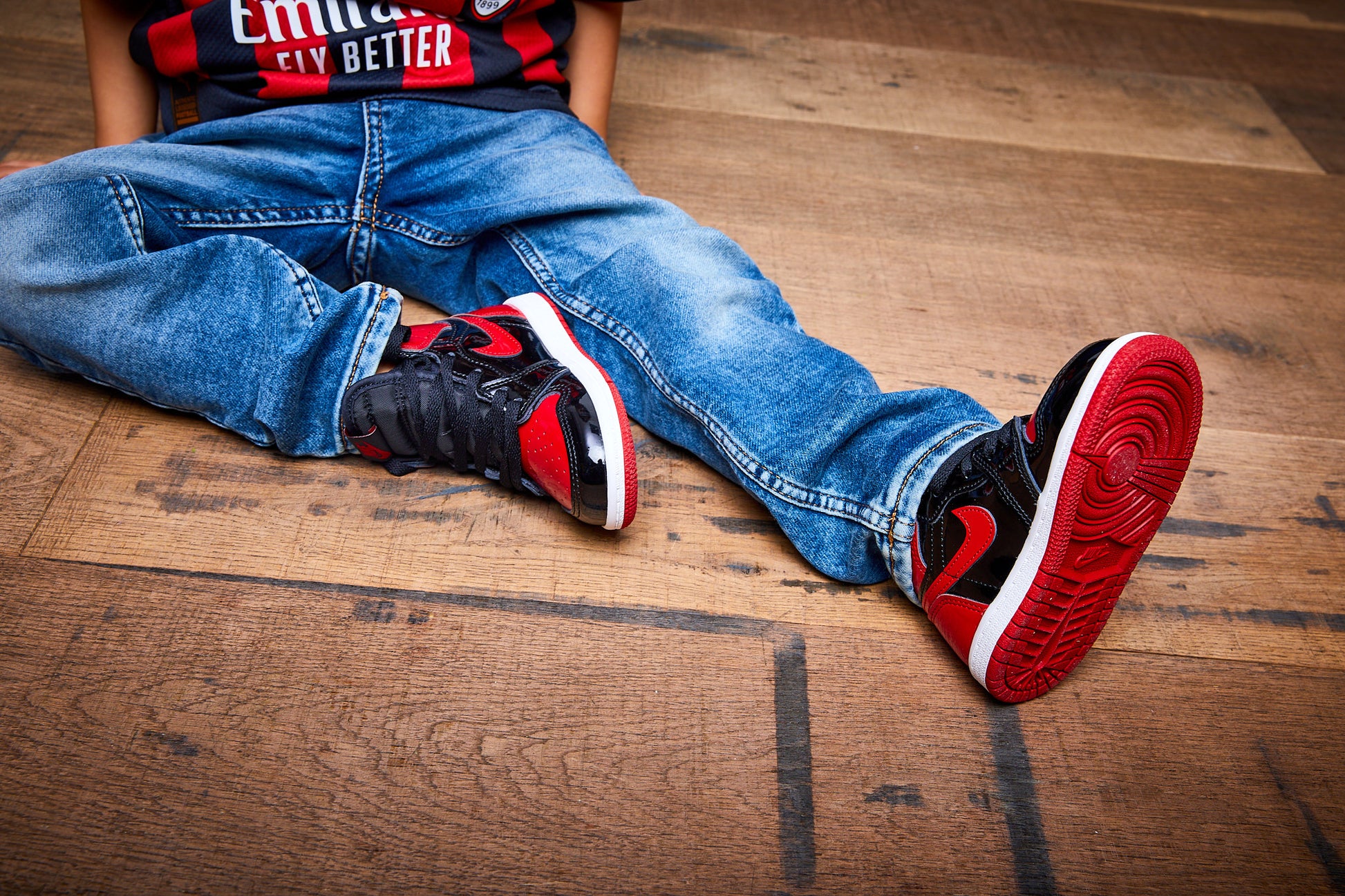 KID WEARING Air Jordan 1 High Kids 'Patent Bred'