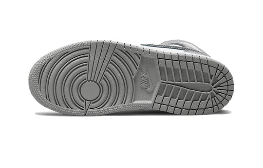 Air Jordan 1 Mid Kids 'Light Smoke Grey' sole