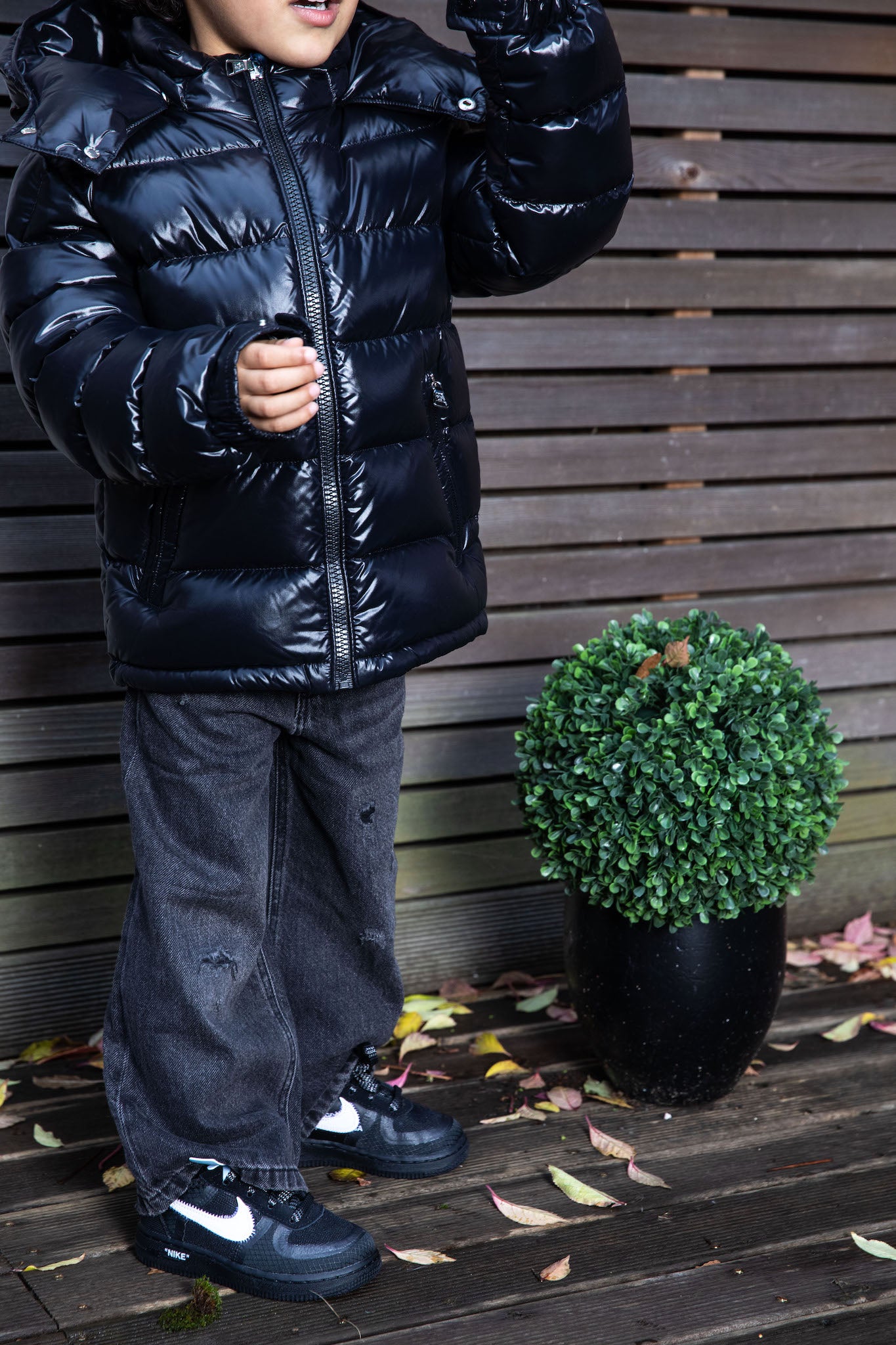 Nike Airboy wearing Force 1 Low x Off-White Kids 'Black White' on foot