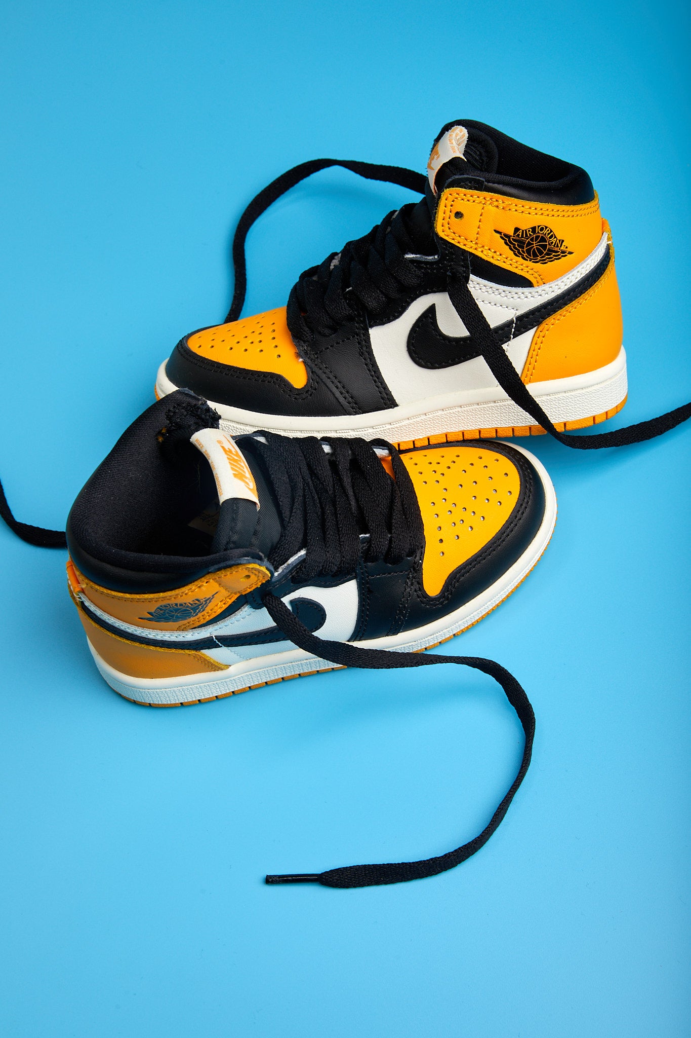 Yellow toe hot sale jordan 1s