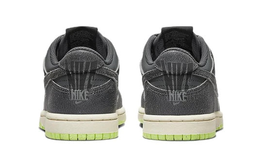 Nike Dunk Low Kids 'Grey Halloween 2022' heel